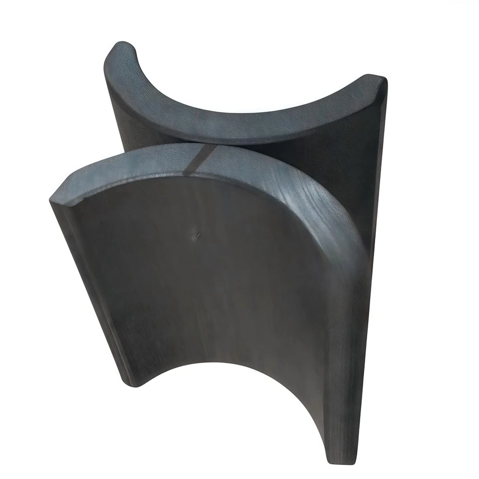 Anisotrooppinen ferriittikaarimagneetti