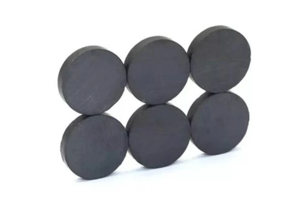 Ferrite Disc Magnet D70x12mm Ferrite Disc Magnet D70x12mm